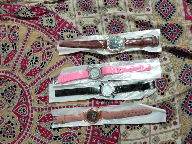 Set of 4 Fashion Quartz Watches