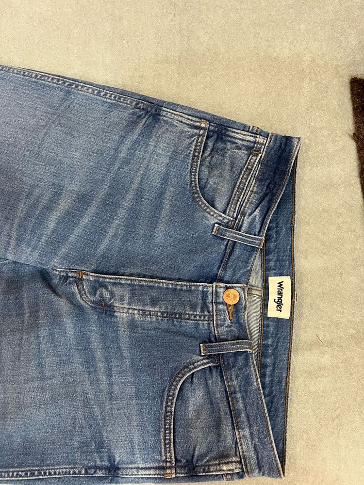 Wrangler Straight Fit Jeans
