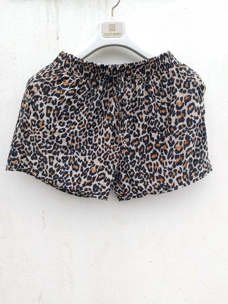 Leopard Print Prin Short.