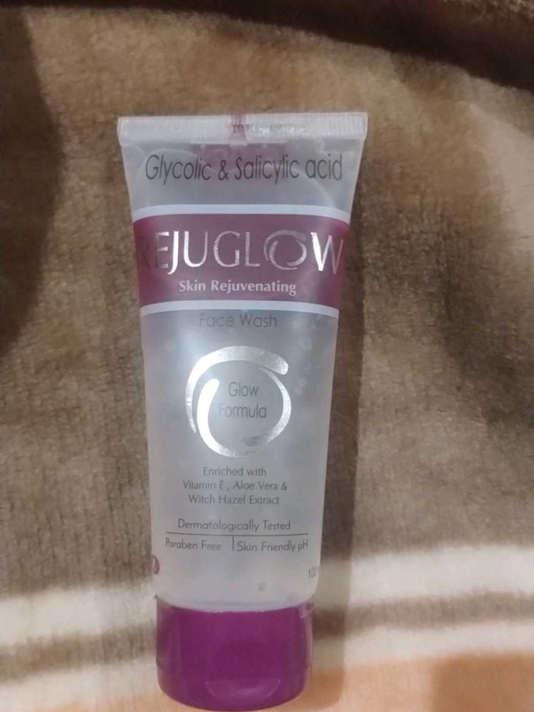 Rejuglow Skin Rejuvenating Face Wash