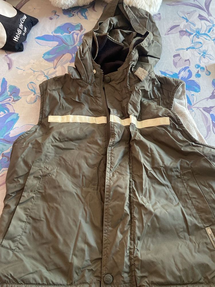 Sleeveless Warm Windcheater