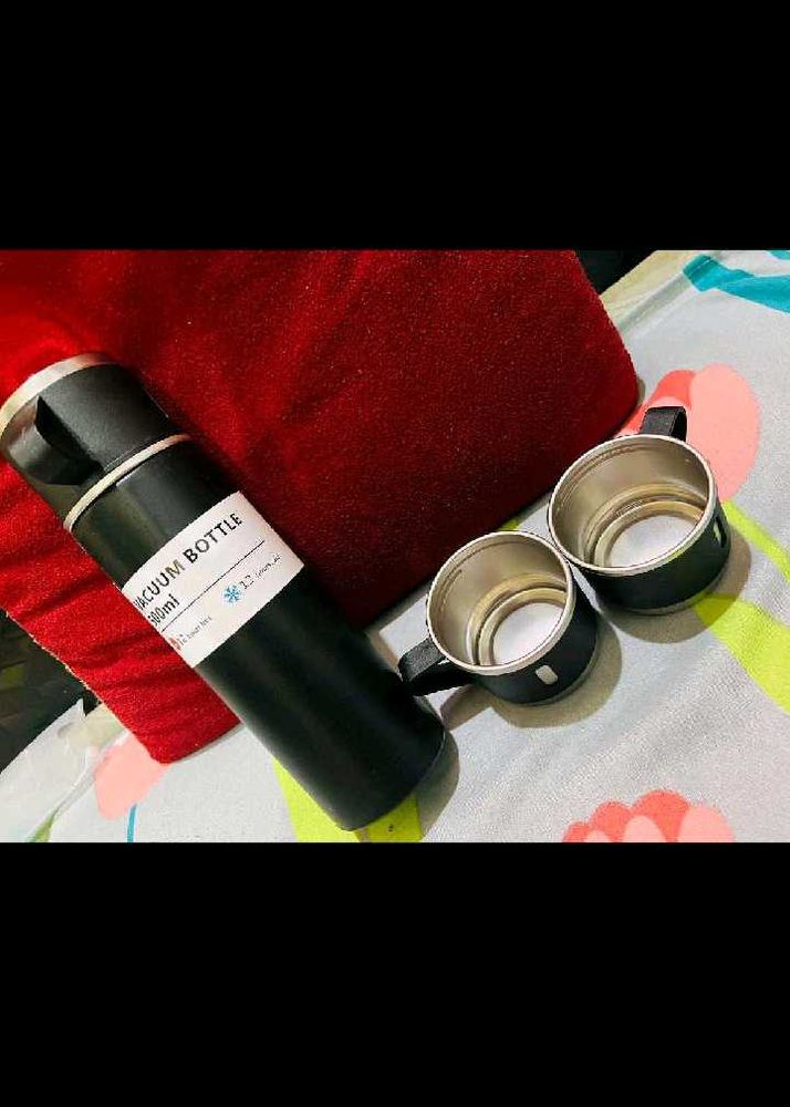 Vacuum Bottle &amp; Cups New With Tag Hot And Cold