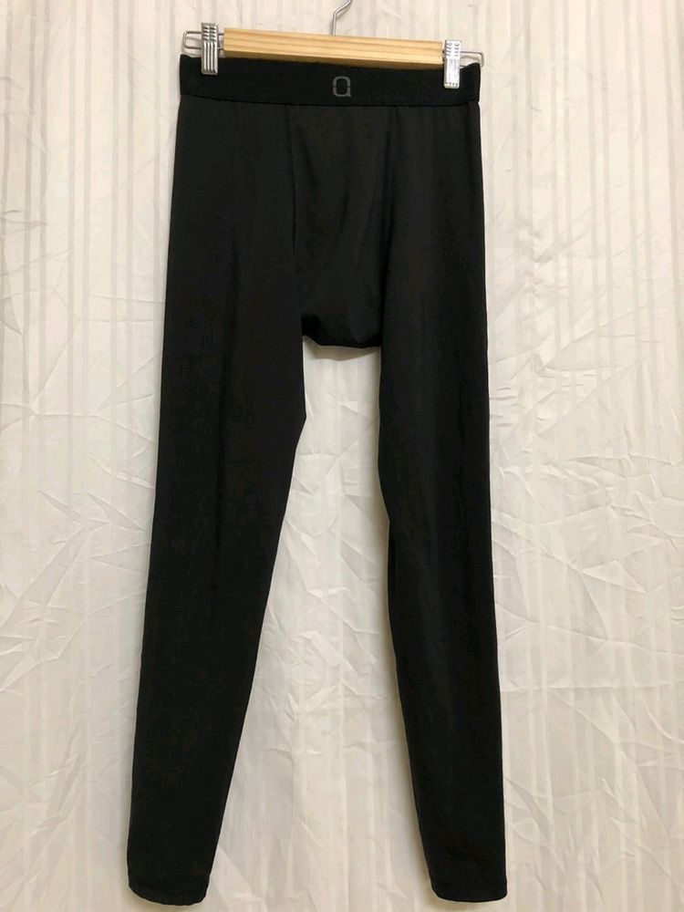 Black leggings