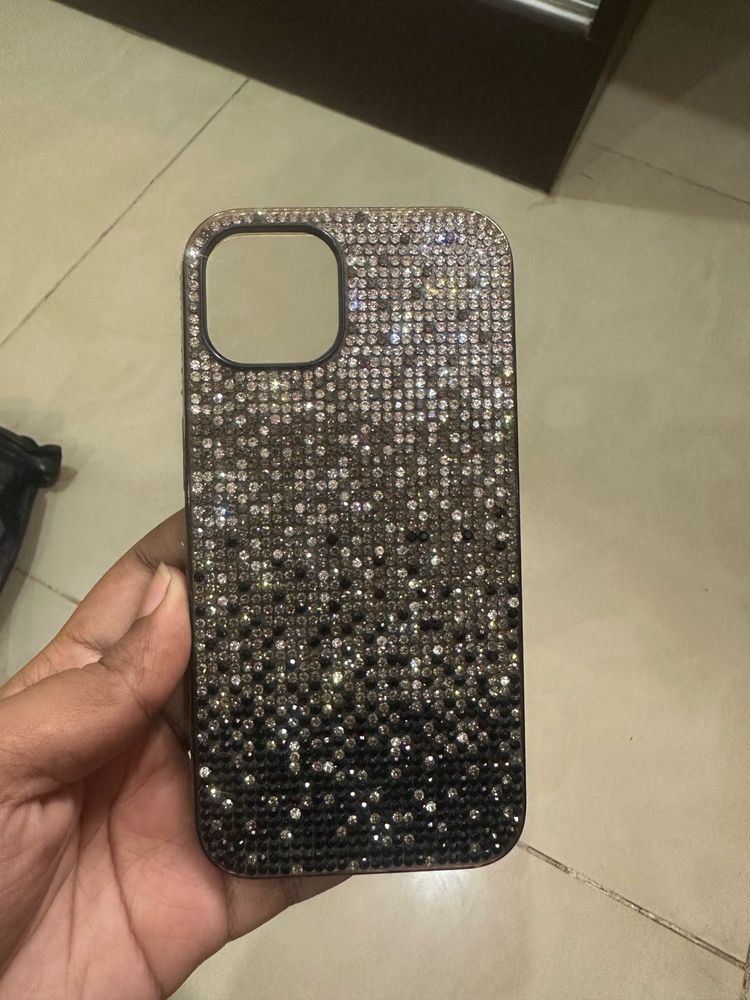 It’s a iPhone 14 Black Cover