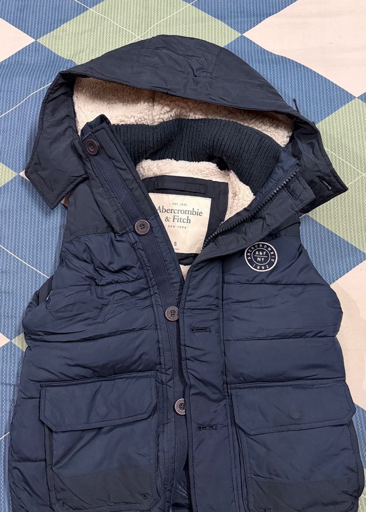 Abercrombie &amp; Fitch Puffer Vest