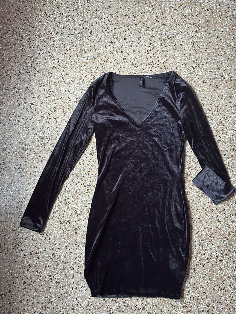 Black Velvet Bodycon Mini Dress