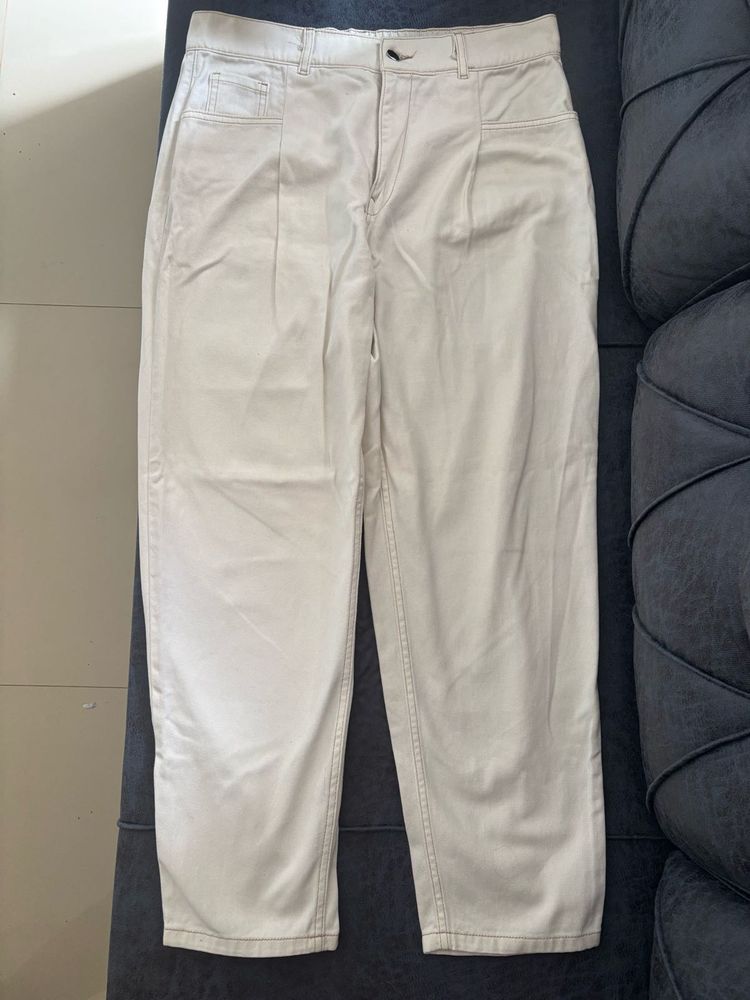 White Cropped Mom- Fit Jeans