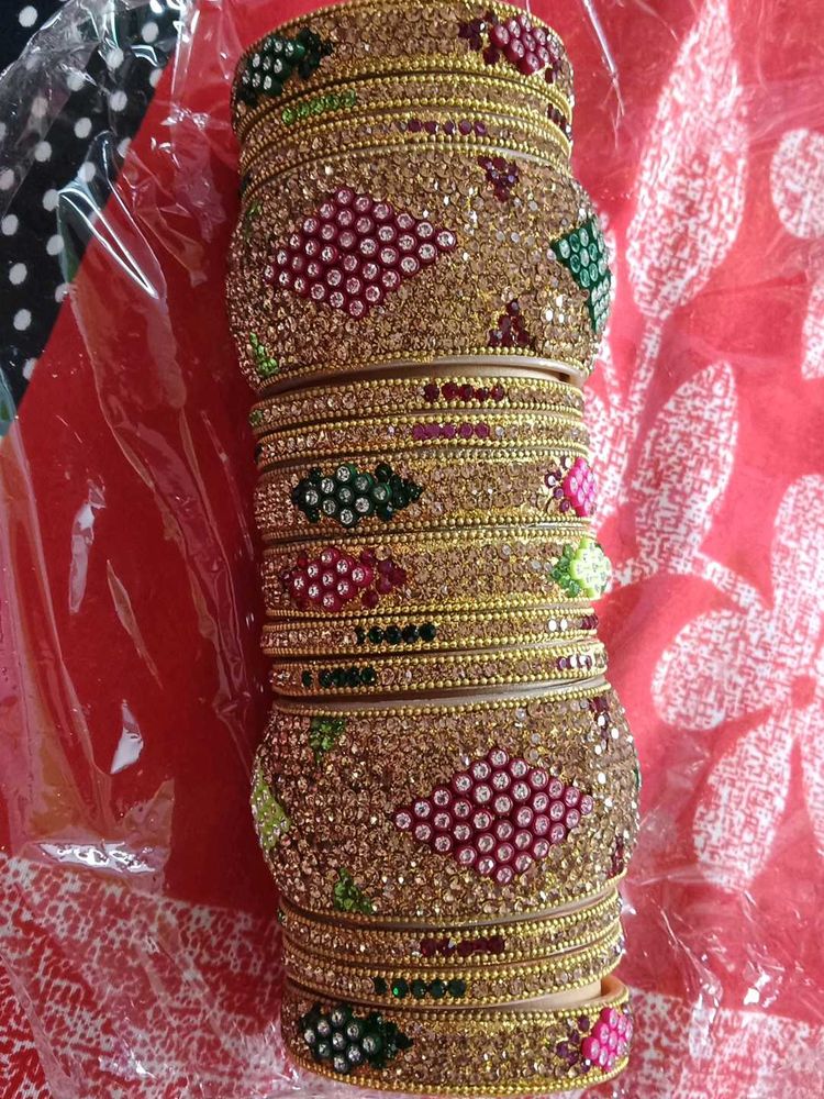 Gorgeous Sparkling Bangle Set
