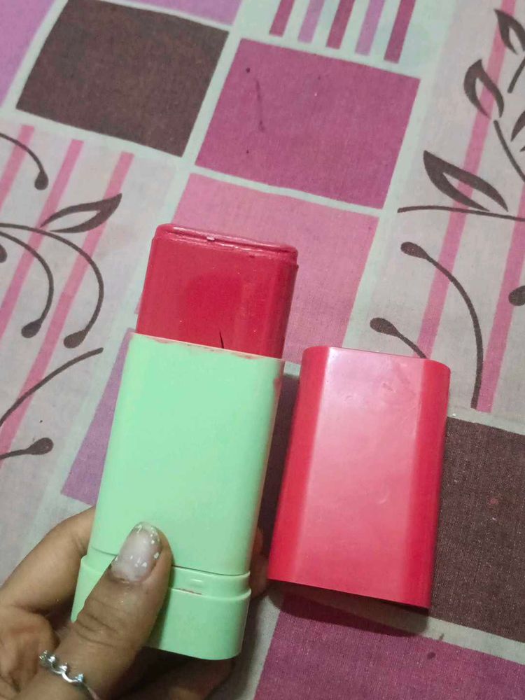 NEW RED MATTE CREAMY BLUSHER