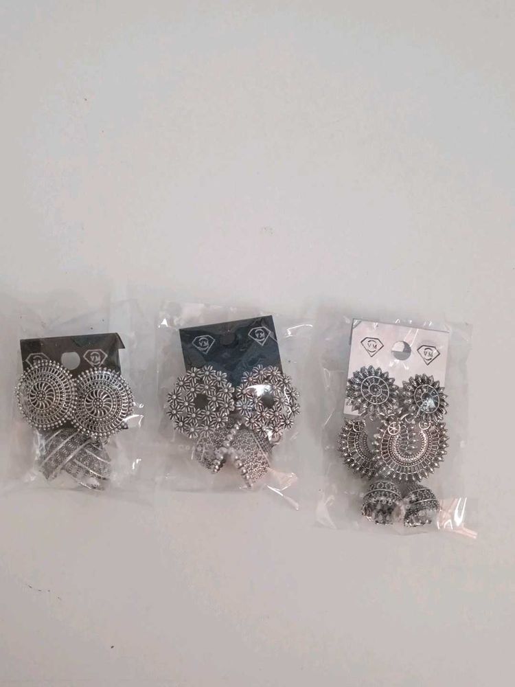 1 Jhumkis Pair