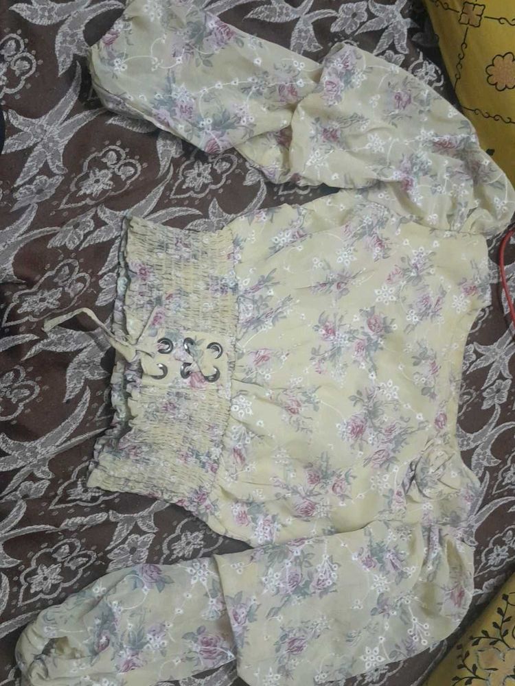 butter yellow top