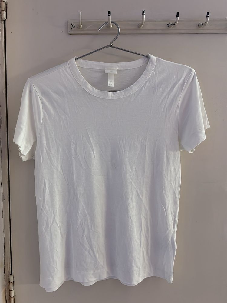 H&amp;m Tshirt