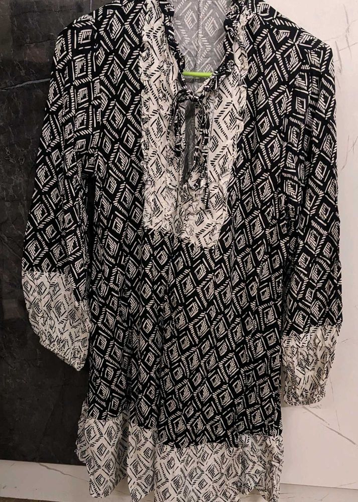 Black &amp; White Diamond Print Dress