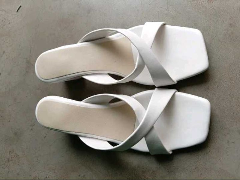 Women Heels Sand (Off White)