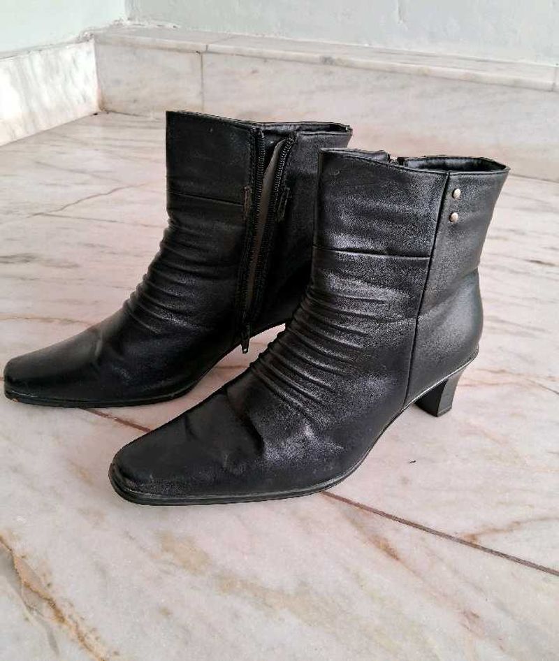 Women Chelsa Boots