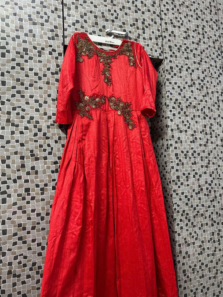 Flayerd Suit Floor Touch