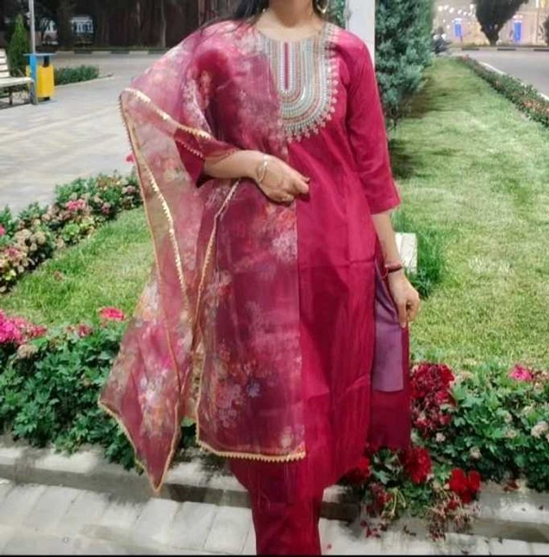 New Embroidery Suit