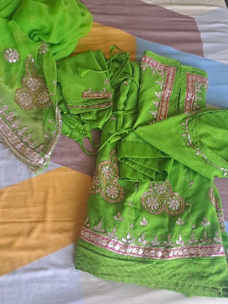 Gotapatti Rajputi poshak with Jardoshi work