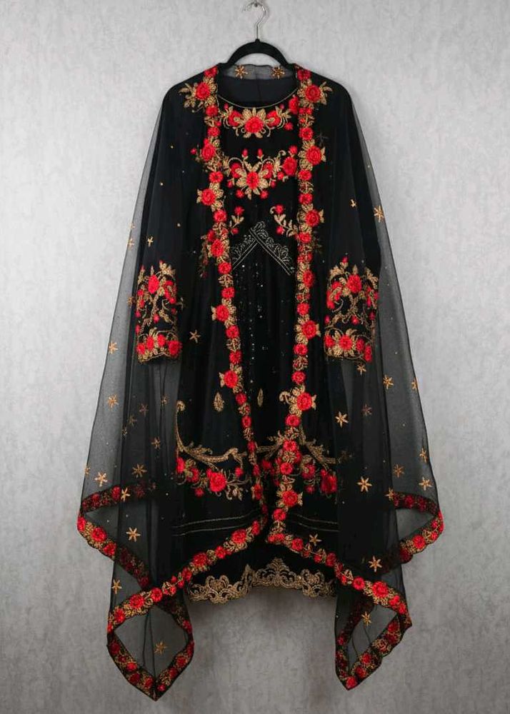 Elegant Embroidered Kurta Set