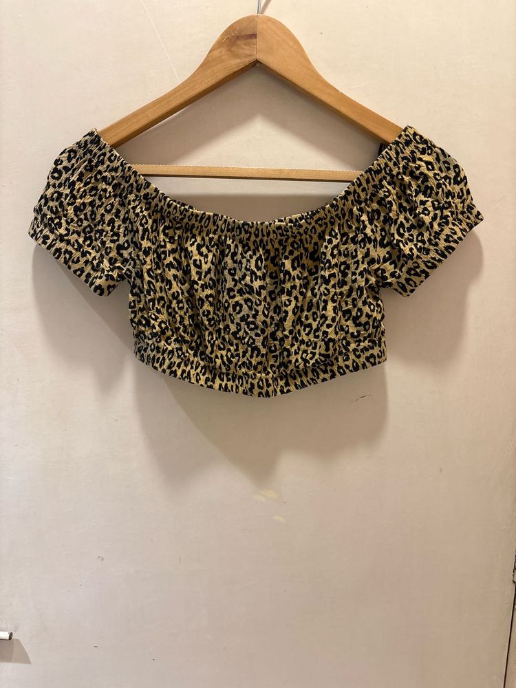 FOREVER 21 Leopard Print Beautiful Top