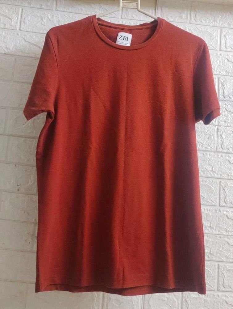 Zara Men&#39;s Basic Rust Red T-shirt (Single)