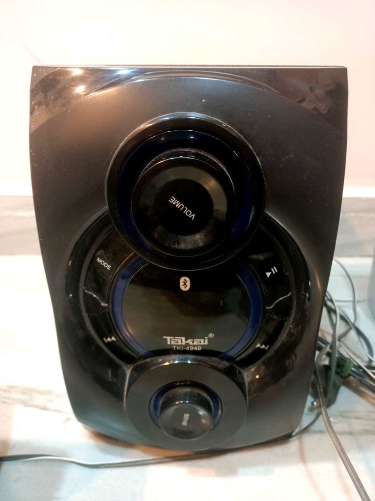 Takai Music System With Set Of 4 Speakers
