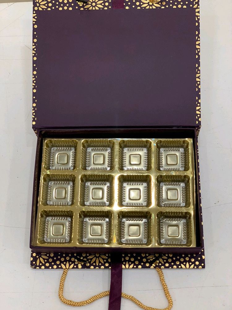 choclate cavity box 🎁 8*8*6