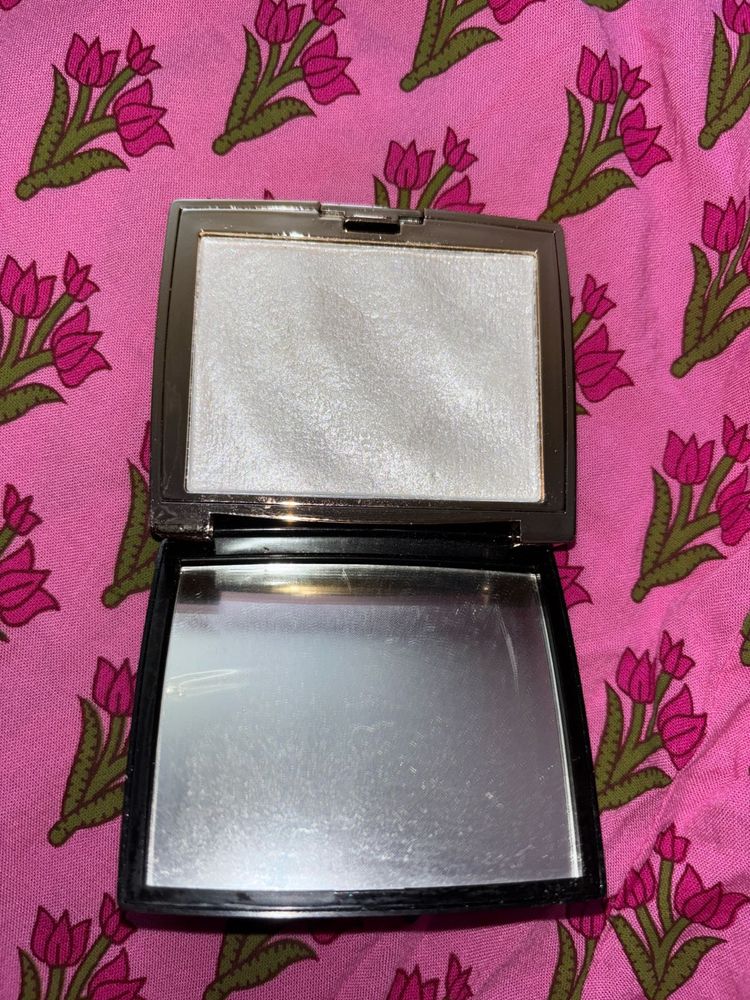 Highlighting Face Compact