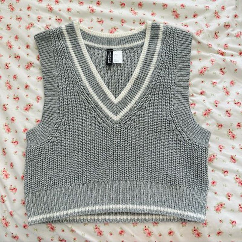 Gray Knitted Cozy Sweater Vest 🌸