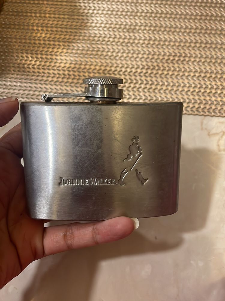 HIP FLASK FOR LIQUOR