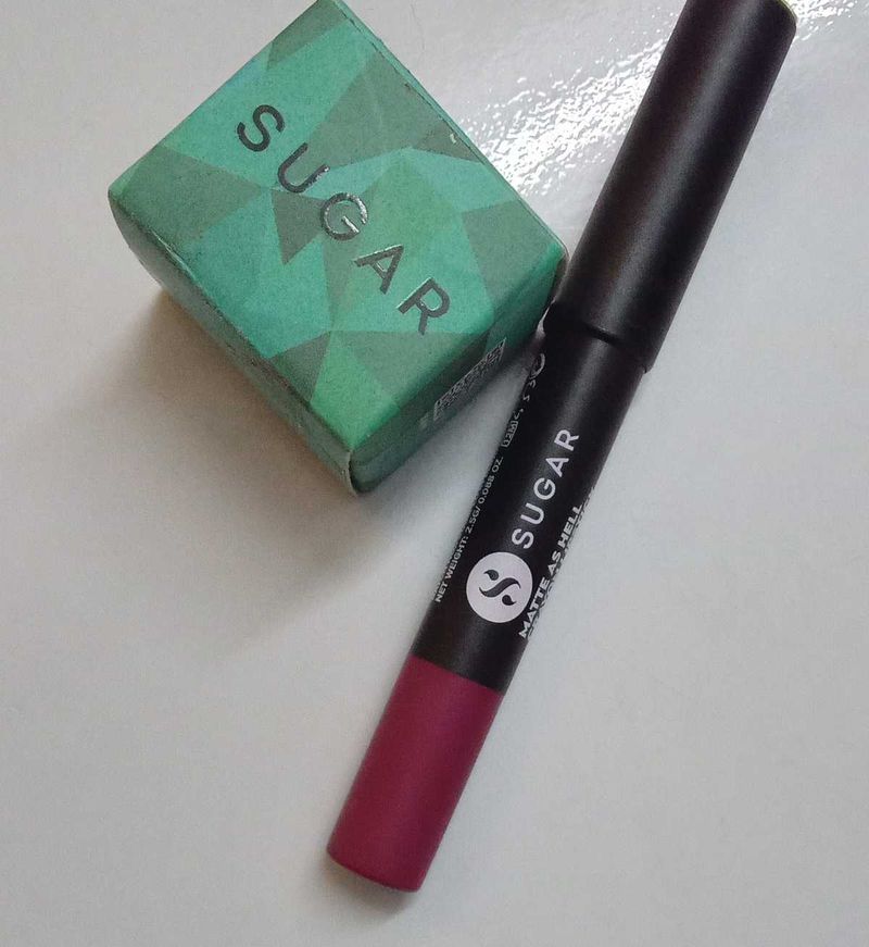 Sugar Crayon Lipstick with sharpner