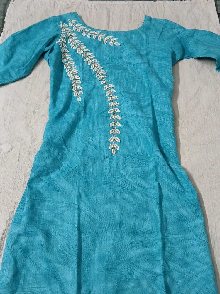 Elegant Blue Embroidered Kurta