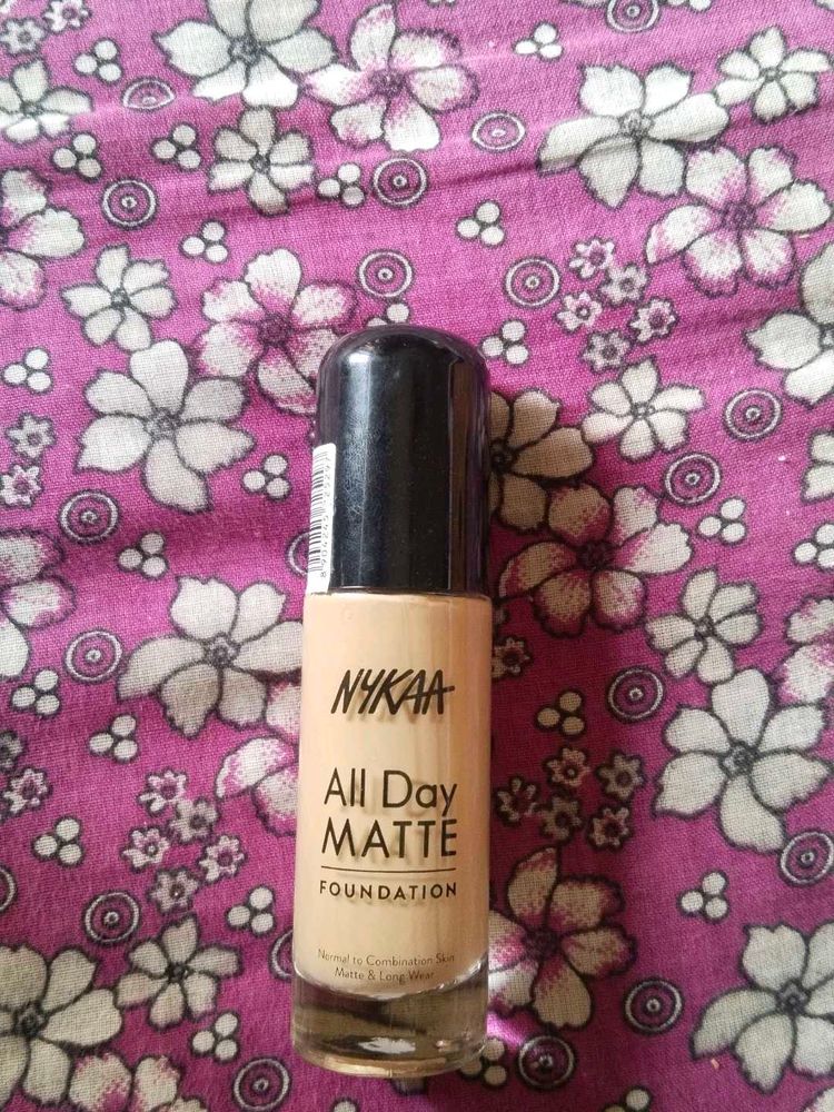 NYKAA All Day Matte Foundation
