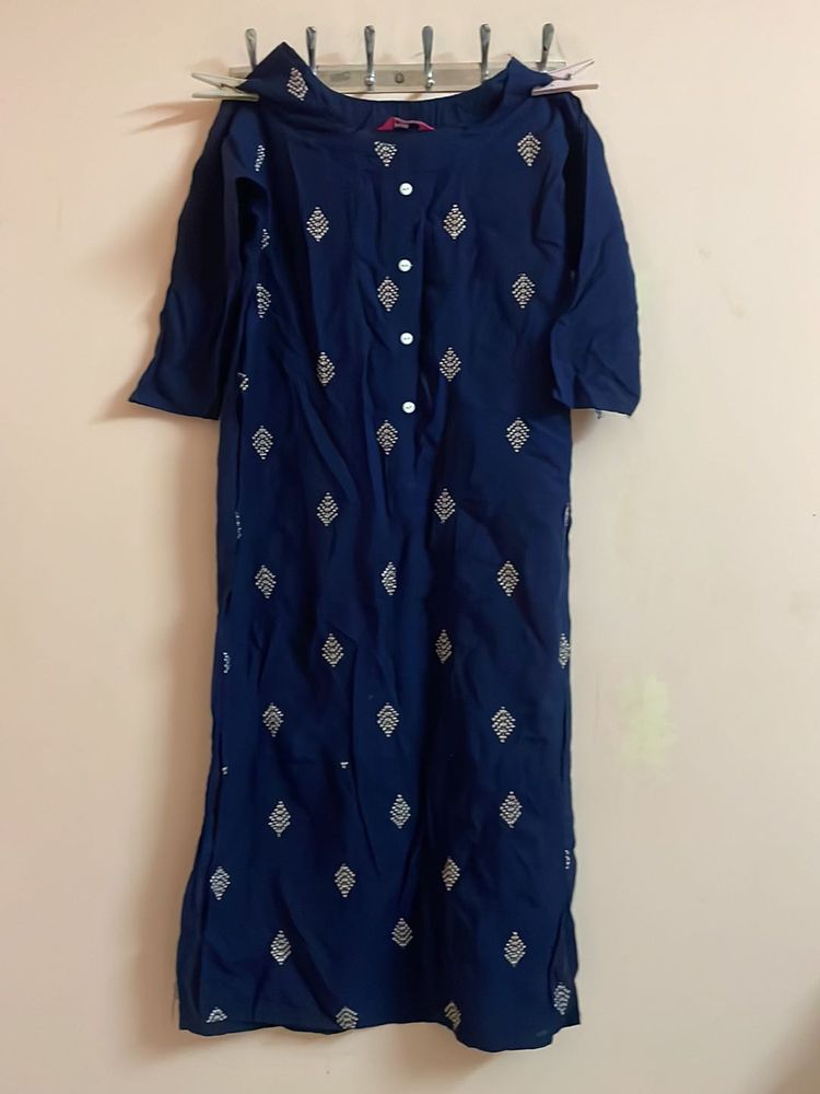 Elegant Blue Embroidered Kurta