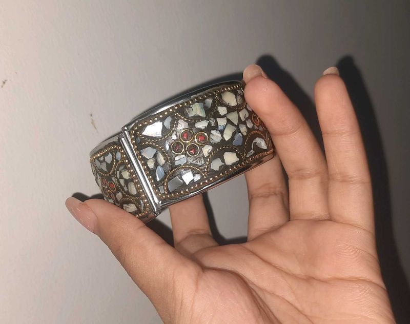 Handicrafts Openable Boho Bracelet