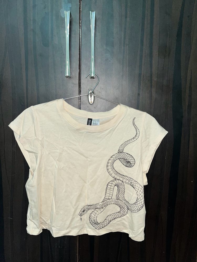 H&amp;M Snake Print Top. Size-M.