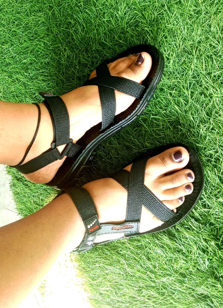 Adjustable Black Sport Sandals