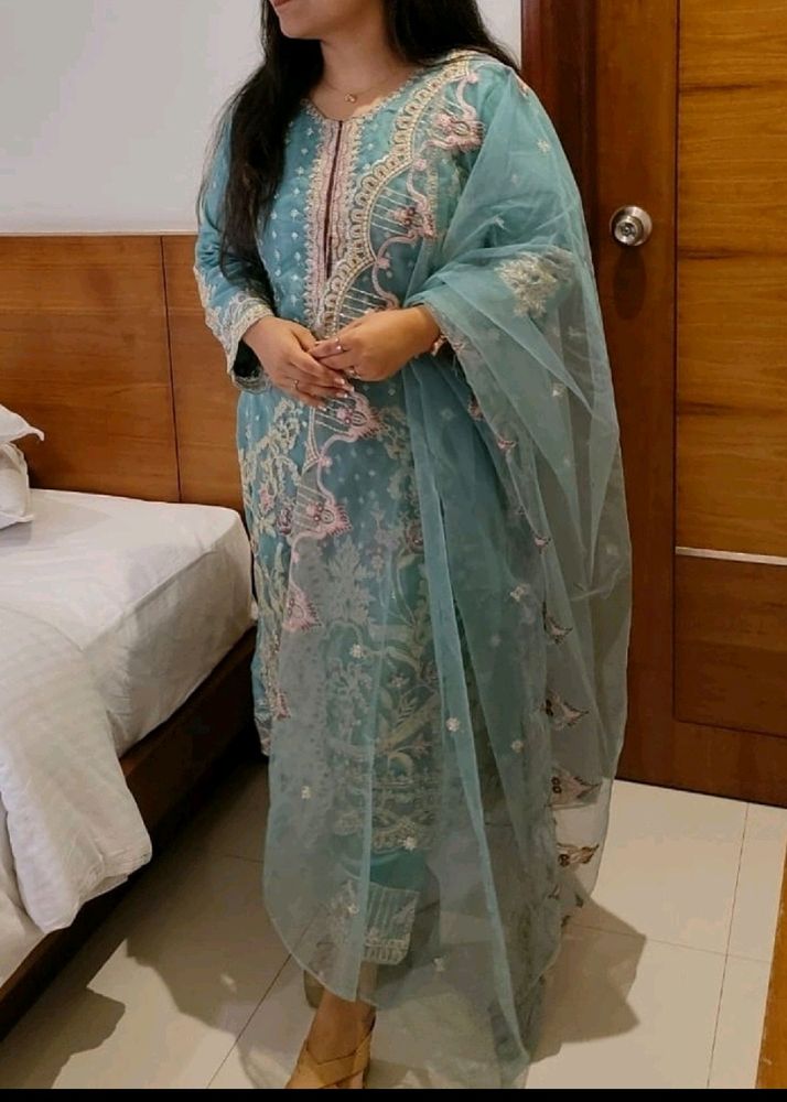 Pakistani SalwR Suit Set