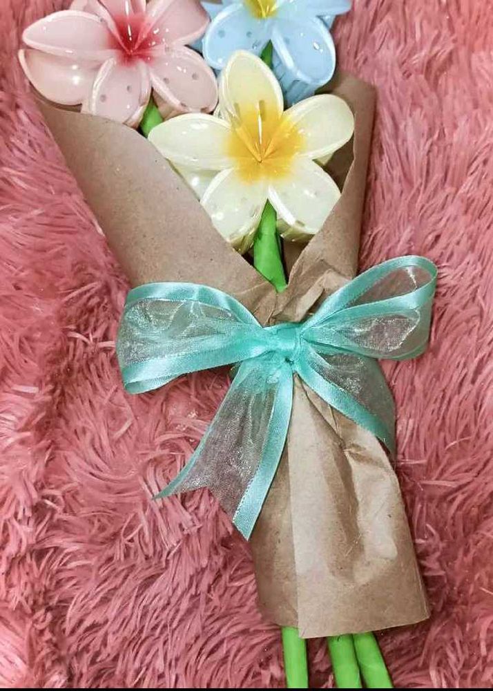 Flower Claw Clip Bouquet
