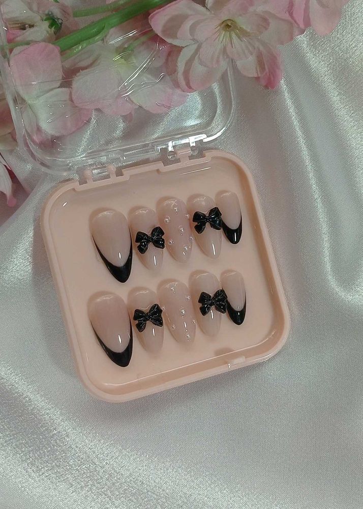 Classic  Bow Black French Press On Nails