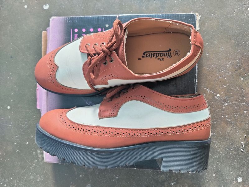 Roadster Brown&amp;White Colourblocked Platform Derbys