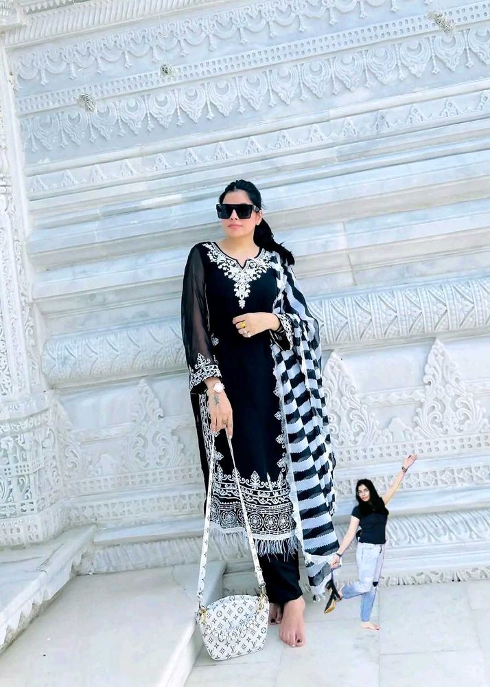 Black &amp; White Embroidery Suit 🖤