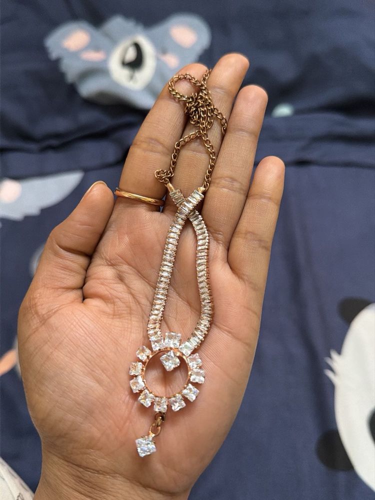 Elegant Crystal Circle Pendant Necklace