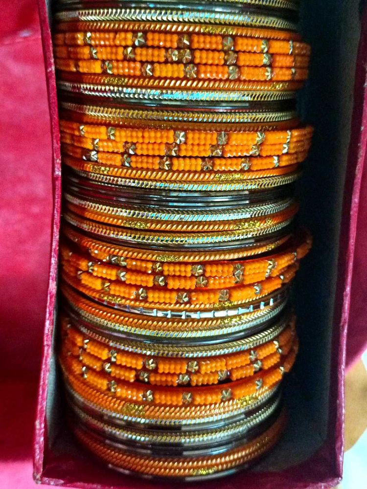 Beautiful Glass Bangle Set