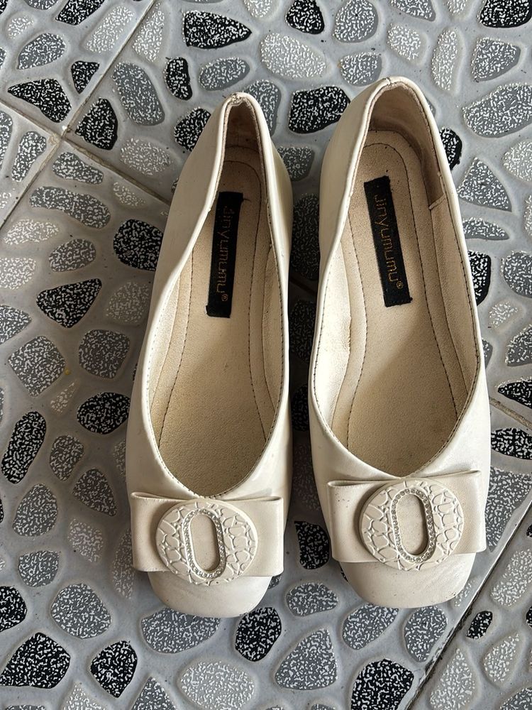 Cute Cream Ballerinas