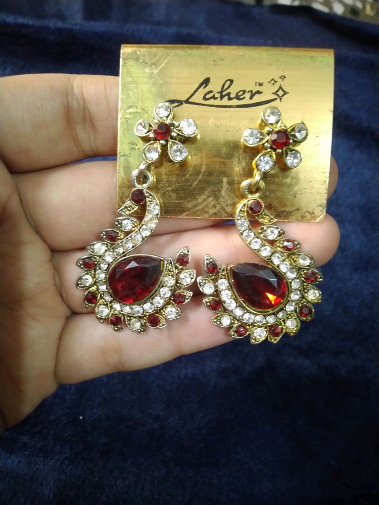 Maroon Earing Set