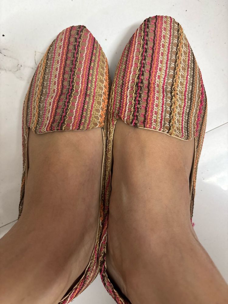 Embroidery Bellies For Fomal Daily Use