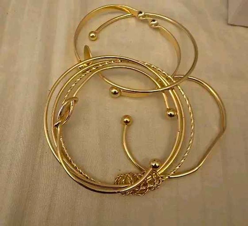 Gold Bangles Set