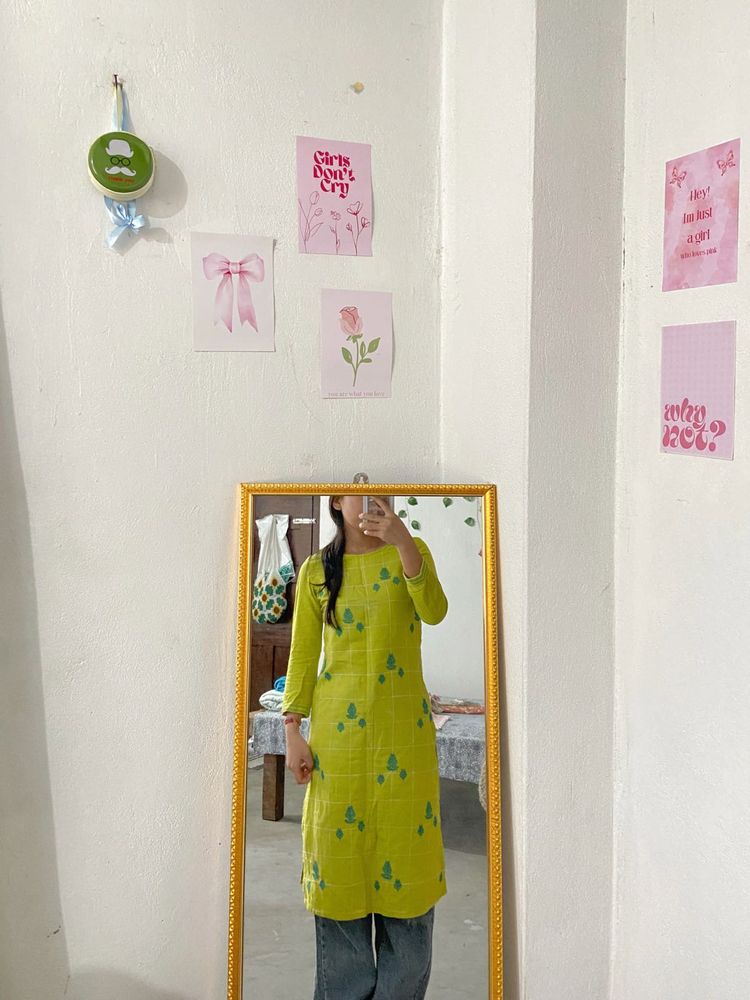 SALE:- Green Embroidered Kurta