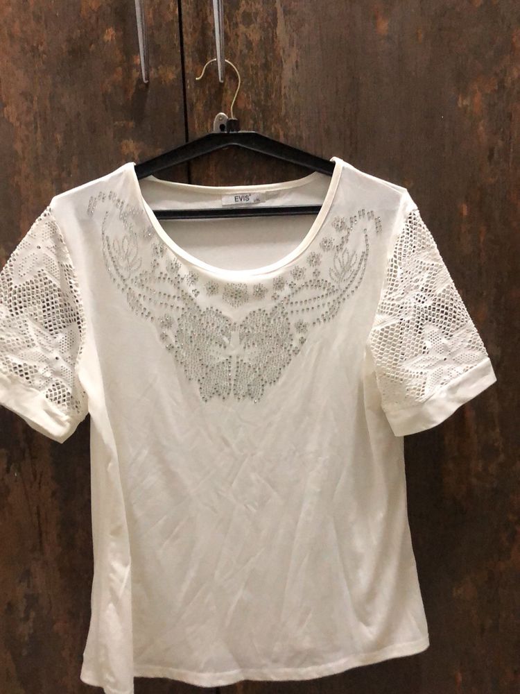 White Sequence Neck